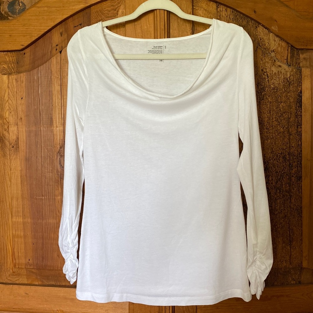 Old Navy Small Scoop Neck Cotton Tee w Ruched Sleeves. 🤩PERFECT CONDITION🤩